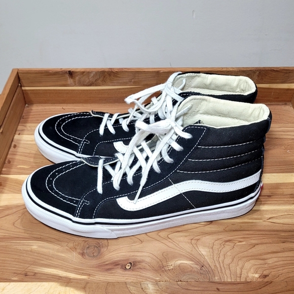 Vans Sk8-Hi sneakers in the classic Black/White color HIGH TOPS WMNS 8.5/MENS 7 - Picture 9 of 16